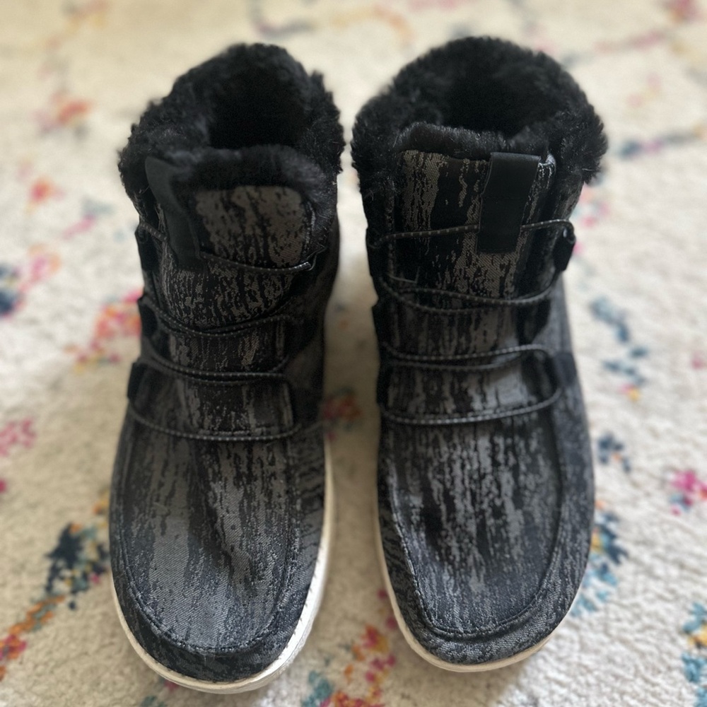 Hey Dude Lea Faux Fur Women’s Boots - Size 8